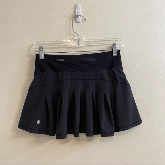 Lululemon Circuit Breaker Skirt ll 11” Black Women’s Sz 4 Tennis Workout Active - Picture 1 of 11